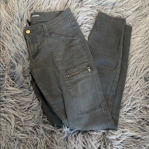 Woman’s Grey Gap Jeans// size 2